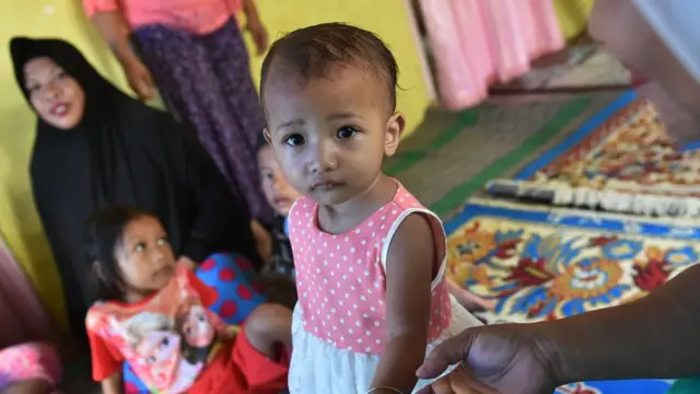Niña de Indonesia en riesgo de sufrir la MGF.
