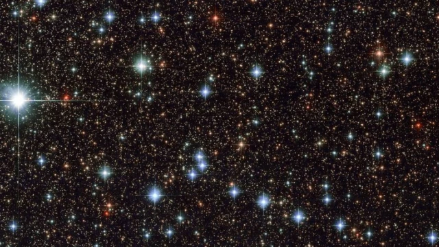 ภาพถ่ายบางส่วนของกลุ่มดาวคนถือธนูหรือซาจิตทาเรียส บันทึกไว้โดยกล้องโทรทรรศน์อวกาศฮับเบิล