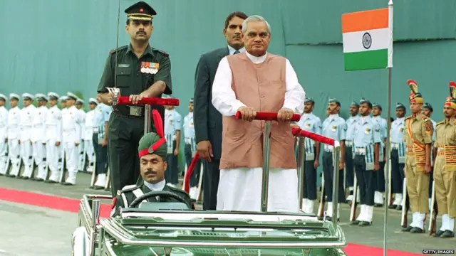Atal Bihari Vajpayee inspects the guard of honor before his address to the nation on Independence day
