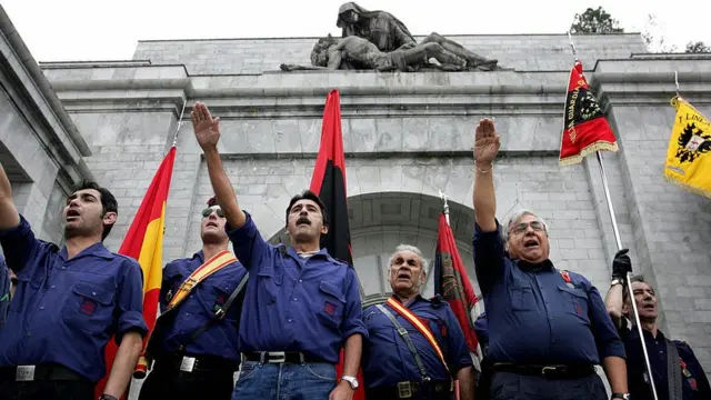Manifestación fascista en el Valle de los Caídos