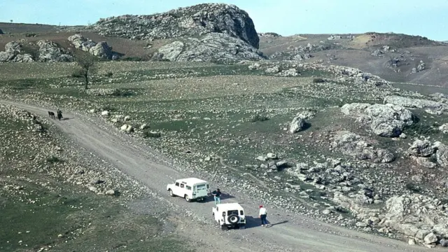 ल्यान्डरोभर जीपहरू