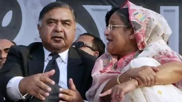 শেখ হাসিনার সাথে ড. কামাল হোসেন।