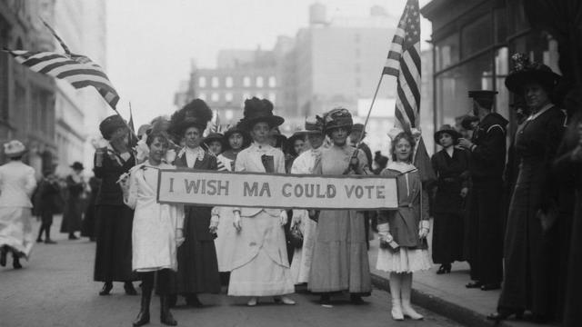 Mujeres en una protesta en 1913 en Estados Unidos.