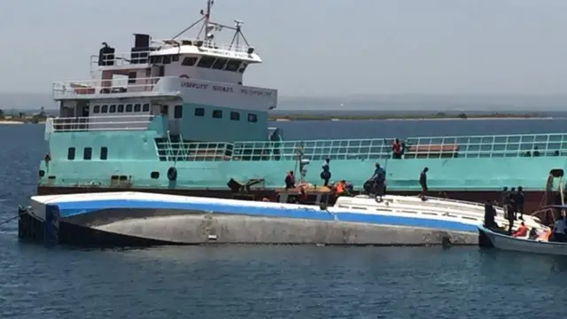 Zoezi la unasuaji kivuko cha MV Nyerere likiendelea