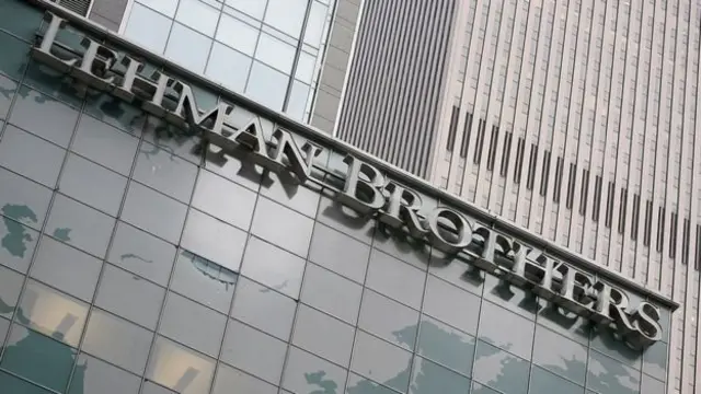 У 2008 р. крах інвестиційного банку Lehman Brothers призвів до фінансової нестабільності по всьому світу