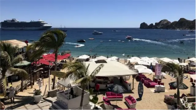 ఆ దేశంలో ద్వందార్థాలు నేర్పిస్తారు