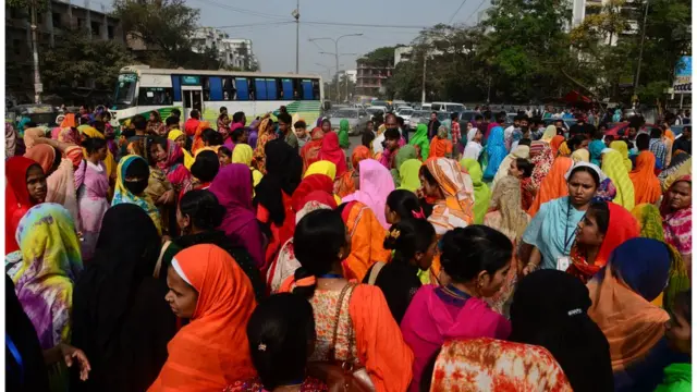 পোশাক খাতে ৮০ শতাংশই নারী শ্রমিক।