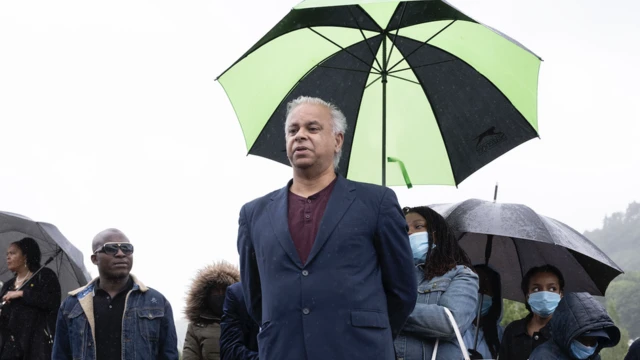 ခရစ္စတိုဖာအတွက် တရားမျှတမှုရှာဖွေရေး ဦးဆောင်တောင်းဆိုသူ