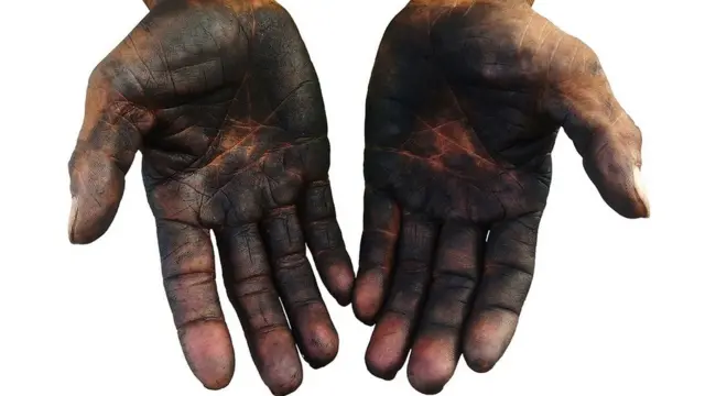 நிஜ கே.ஜி.எஃப் கதை: வைர சுரங்கங்களில் ஆப்ரிக்கர்கள் சுரண்டப்படுகிறார்களா?