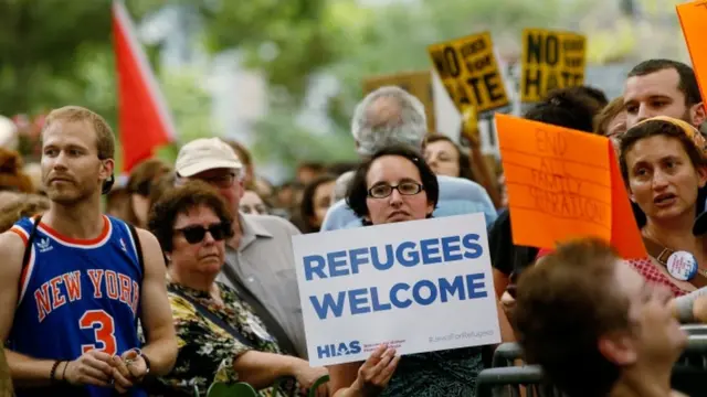 ပြင်းထန်တဲ့ ဝေဖန်သံတွေ ပေါ်ပေါက်လာ