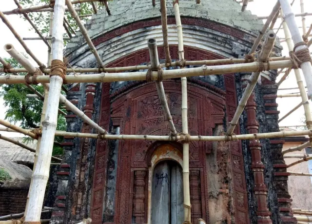 मंदिरों का गांव