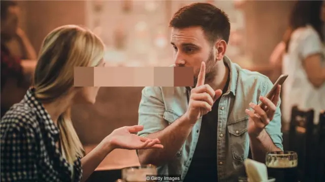 人类语言的某些特征无法通过耳朵感知，却透露出了我们对某人的真实感受。