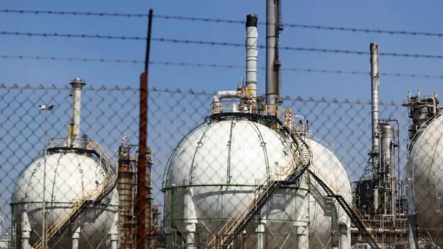 શૅલ ઑઈલનો સંગ્રહ