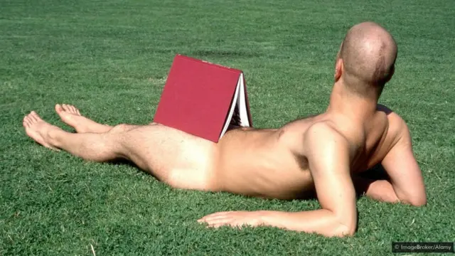 న్యూడ్ బీచ్