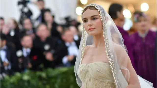 Актриса Кейт Босуорт в "святом" образе