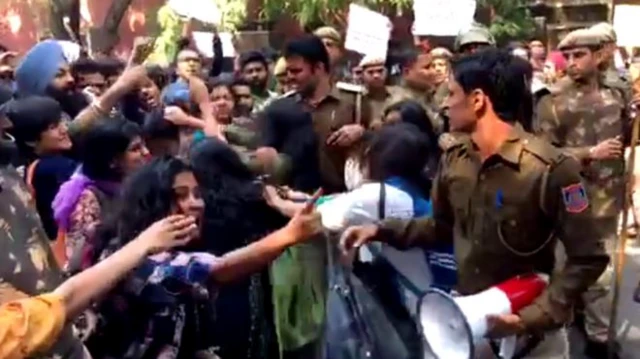 रामजस कॉलेज में झड़प