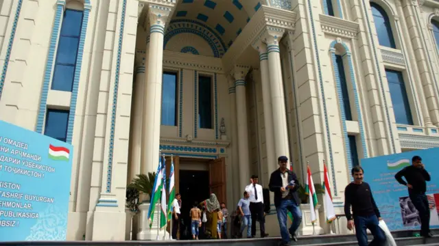 Душанбедаги Ўзбекистон маҳсулотлари кўргазмаси