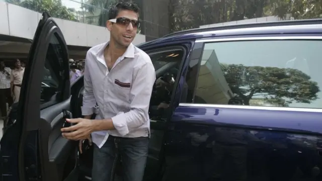 आशीष नेहरा गुजरात टाइटंस के कोच हैं