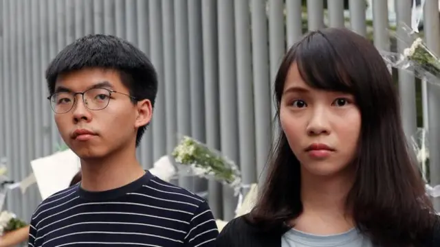Joshua Wong và Agnes Chow đã được cho tại ngoại hầu tra