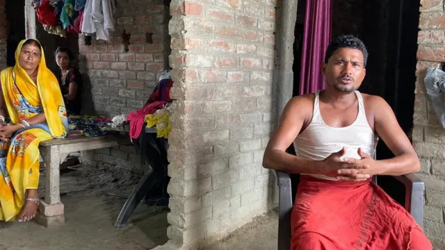 प्रवासी मज़दूरों का संकट: नौकरी छूट गई, भविष्य का पता नहीं, मानसिक स्वास्थ्य की चिंता किसको है?