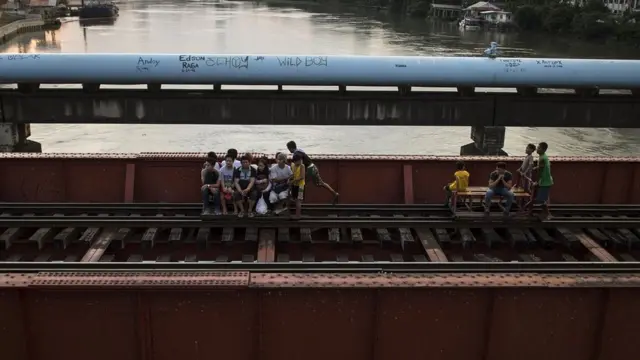 สะพานข้ามแม่น้ำ เป็นจุดที่อันตรายที่สุดของบริการนี้