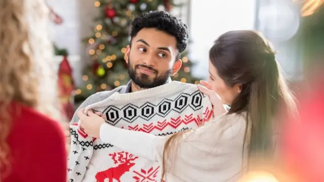 Светр у подарунок