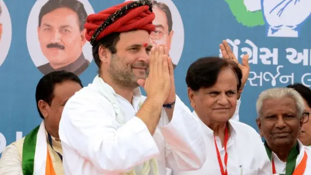 ગુજરાતમાં ચૂંટણી પ્રચાર દરમિયાન રાહુલ ગાંધી
