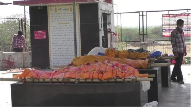 सूरत के श्मशान घाट का हाल