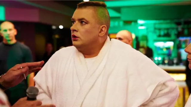 استلهم حزب "خادم الشعب" السياسي اسمه من المسلسل الكوميدي السياسي، وساهم في إيصال زيلينسكي إلى سدة الرئاسة في مايو/أيار عام 2019