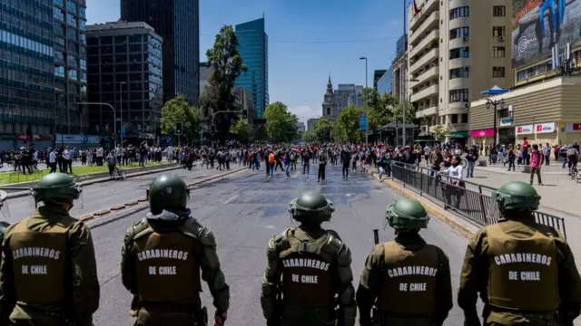 Policiais no Chile