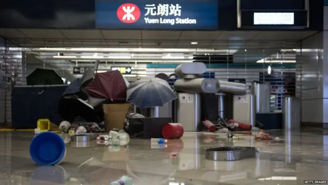 2019 में हांगकांग के यूएन लॉन्ग स्टेशन पर हुए हमले के बारे में विकिपीडिया पर लिखे आलेख पर कड़ी आपत्ति जताई गई.