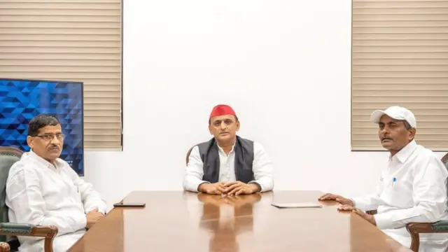 अखिलेश यादव
