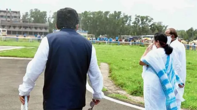 મમતા બેનરજી અને આલાપન બંદોપાધ્યાય