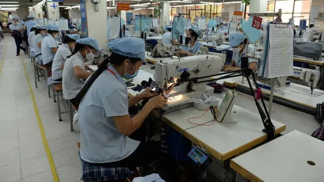 Công nhân xưởng may tại Việt Nam