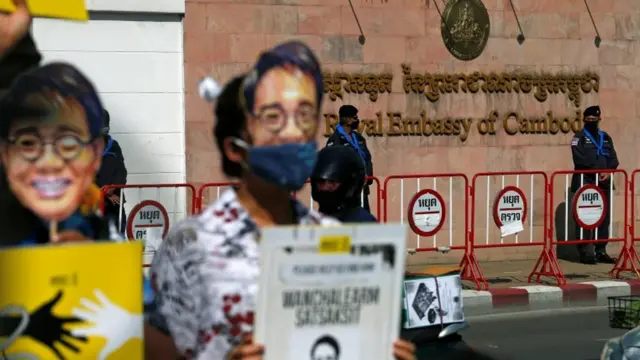 ประท้วงที่สถานทูตกัมพูชา