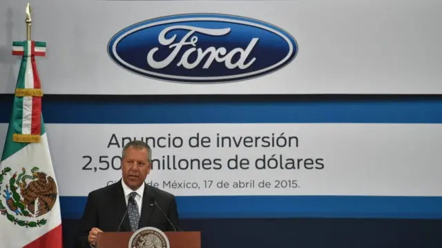 Ejecutivo de Ford anuncia inversión en México