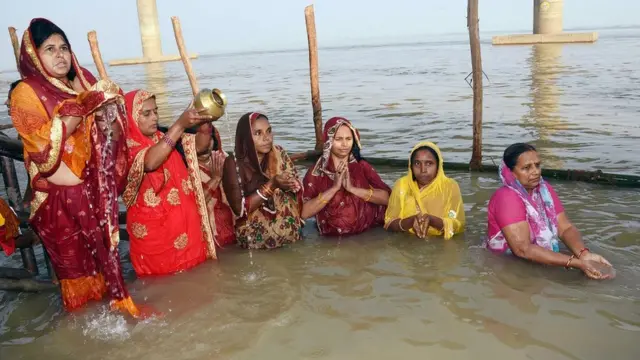 ये तस्वीर भी गंगा किनारे बसे पटना शहर की ही है