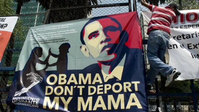 Afiche sobre Barack Obama y sus deportaciones.