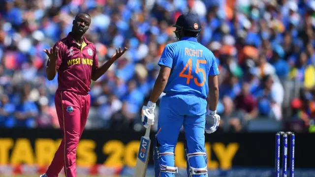 શર્માની તસવીર