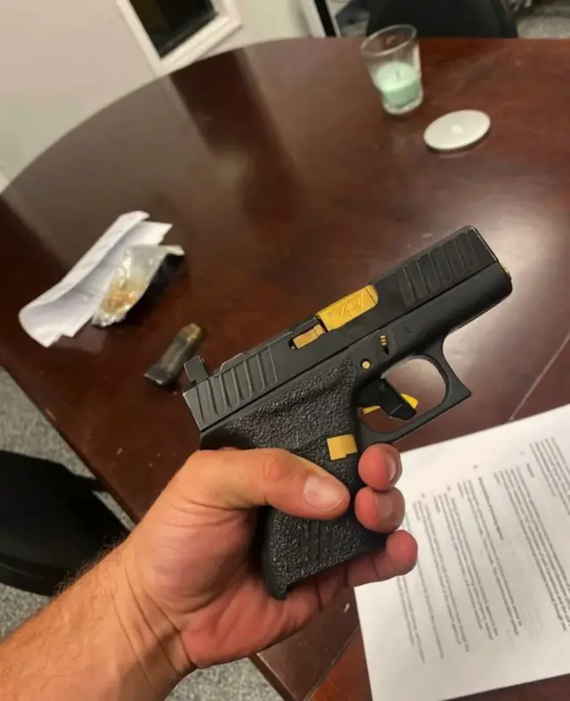 Контрабанда тармоғи (5 084 аъзо) Маслаҳат алмашадиган гуруҳ ва сотувчилар рецепт бўйича гиёҳванд дорилардан тортиб ўғирланган кредит карталари ва қуролларгача сотади.