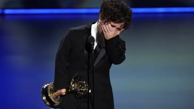 El actor de "Game Of Thrones" ganó su cuarta estatuilla como mejor actor de reparto por su papel en la serie.