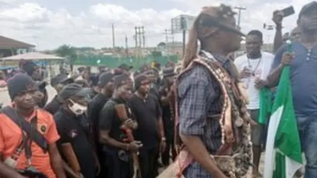 Awọn ọlọdẹ naa