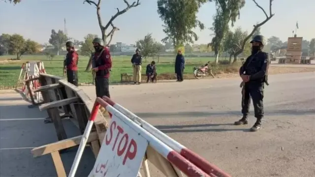 पाकिस्तान आतंकवाद आर्थिक संकट