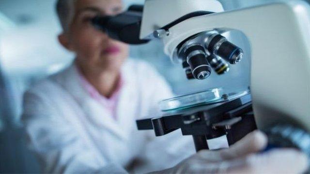 伦敦大学学院研究人员相信，生活在人体中的微生物跟女性罹患卵巢癌风险的高低也有关联。