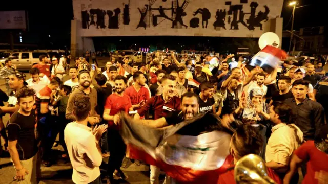 Tahrir Meydanı'nda bir araya gelen Iraklılar