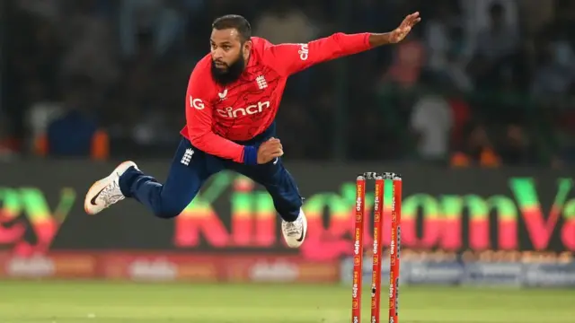 ইংল্যান্ডের আদিল রশিদ, টি-টোয়েন্টি র‍্যাংকিংয়ের আট নম্বরে আছেন