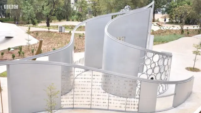 በታላቁ ቤተ መንግሥት የሚገኘው የአንድነት ፓርክ ለእይታ ክፍት ሆነ