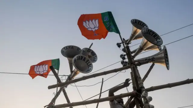 रैली में लाउडस्पीकर