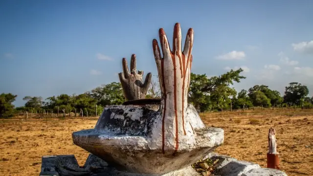 අතුරුදන් වූ ෆ්‍රැන්සිස් දේවගැතිවරයා සොයා යාම