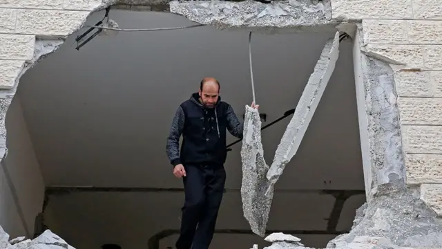 இஸ்ரேல் ஆக்கிரமிப்பு பாலத்தீன பகுதியில் நடைபெறும் போர் குற்றங்கள்